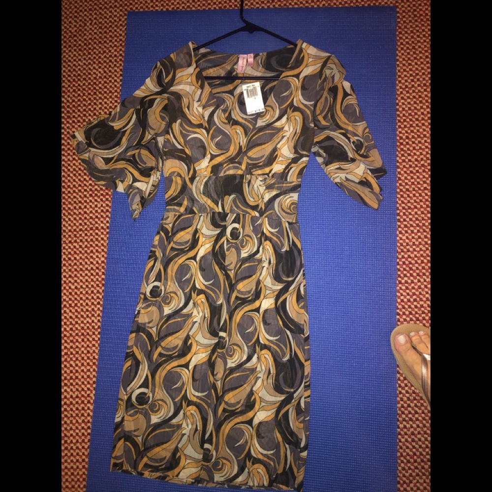 Sweet Pea graphic dress size M